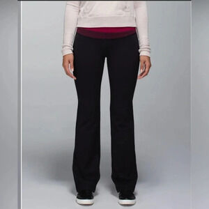 ! Lululemon Astro Pant *Full-On Luon Size 4